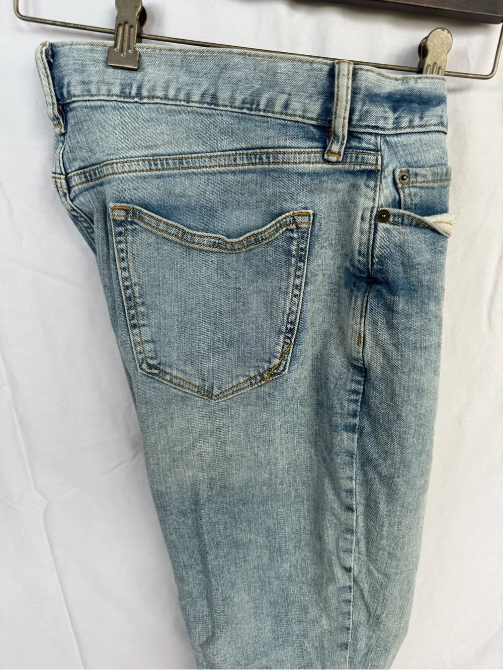 Banana Republic Light Wash Men's Jeans - Classic Slim Fit